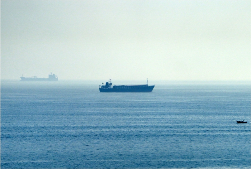 Oil Prices Rise as Iran Tightens Control Over Strait of Hormuz